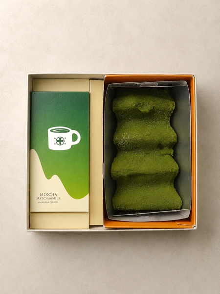 まるとバウム（抹茶）とミスク茶