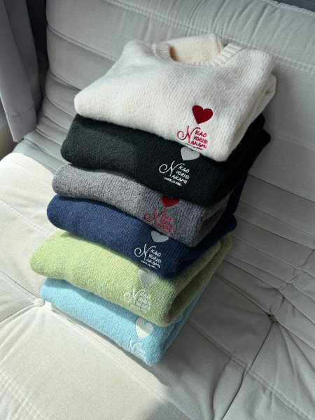 logo knit
